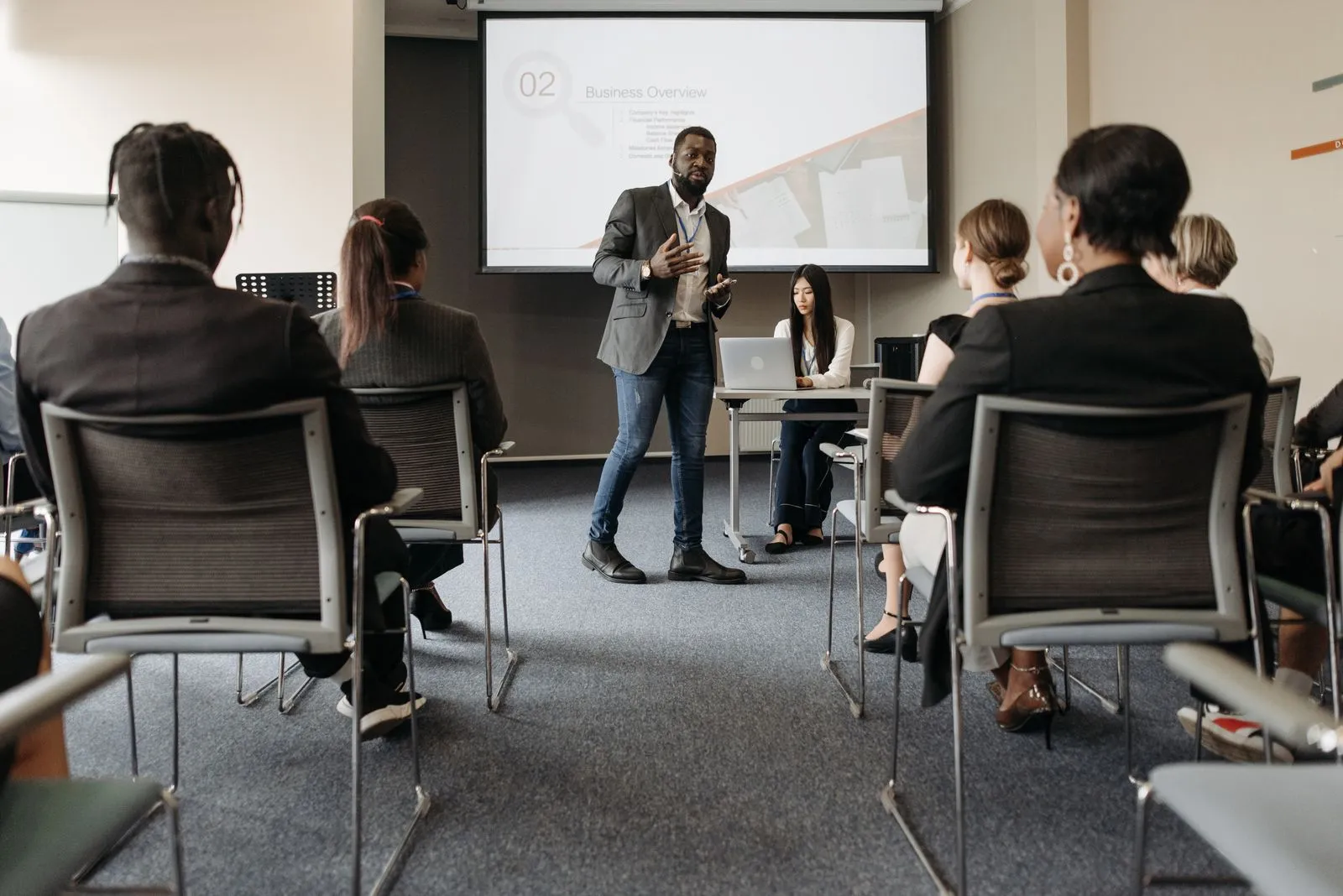 How to Feel More Prepared Before a Presentation